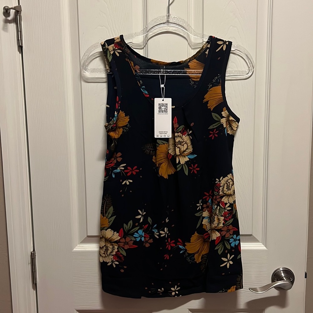 XS black floral tank/blouse. New with tags!